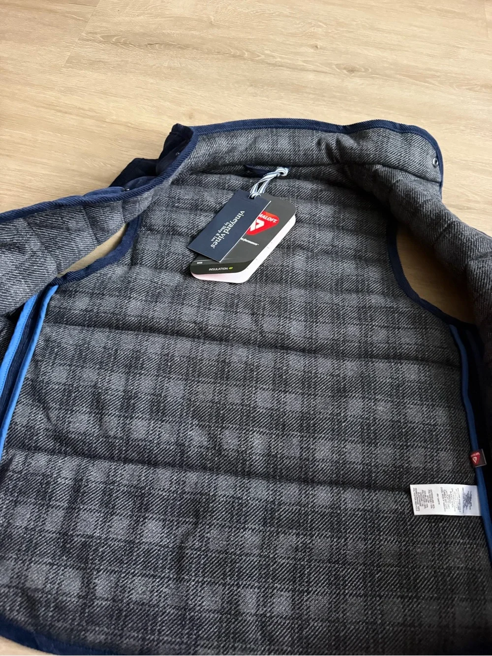 Vineyard Vines Boy’s SZ S Corduroy puffer vest nautical navy NWT